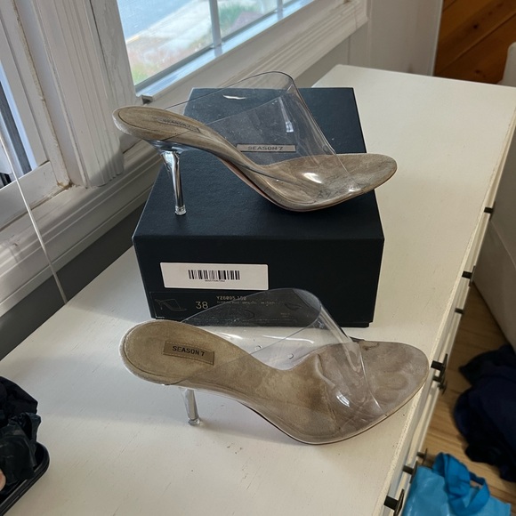 Yeezy’s Season 7 Clear PVC Mule 90MM Heel - Picture 5 of 6